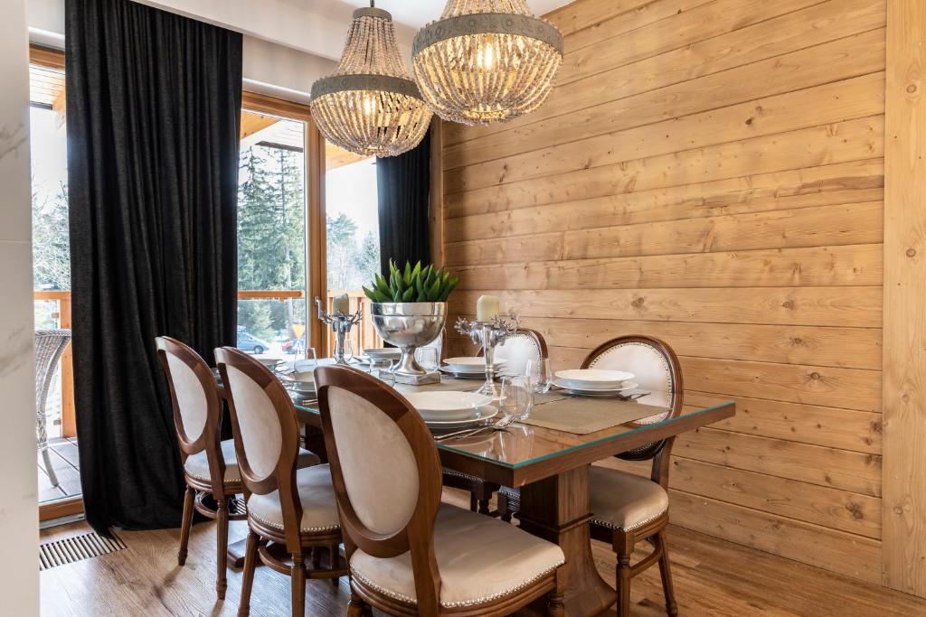 
Two-Bedroom Apartment Mountain Shelter
