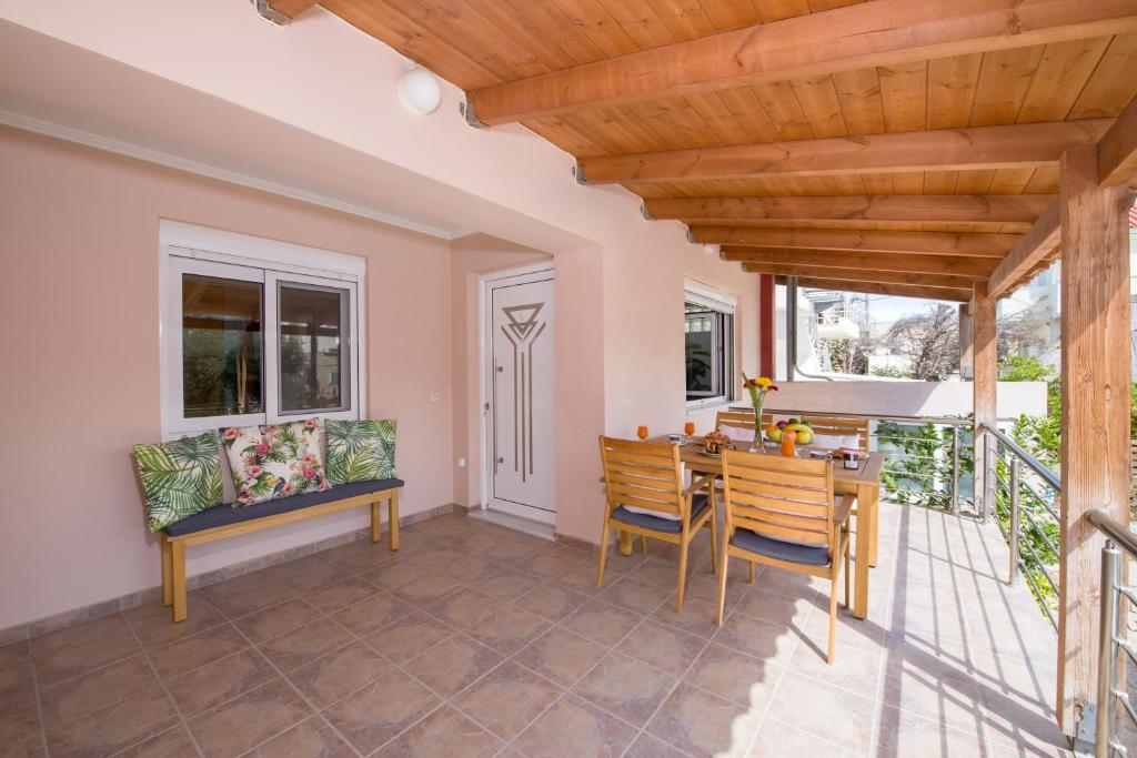 Balkón nebo terasa v ubytování Manolia Dream Apartment 30m to the beach