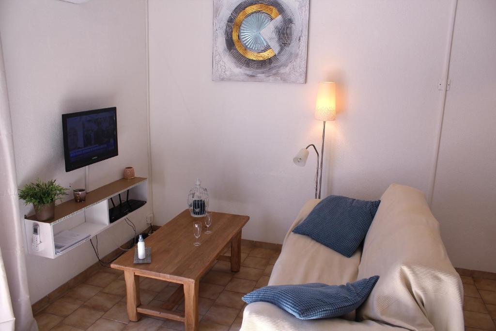 Villa COLIBRI - Studio With Terrace