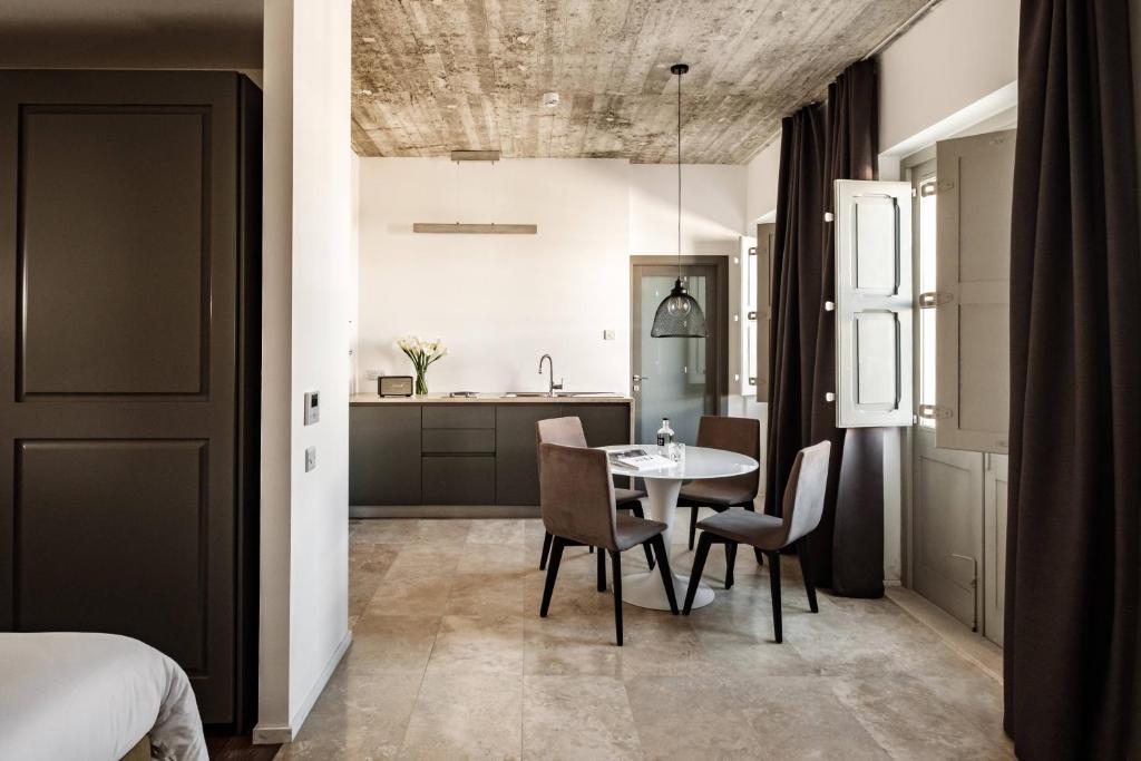 Kuchyň nebo kuchyňský kout v ubytování 19 ROOMS