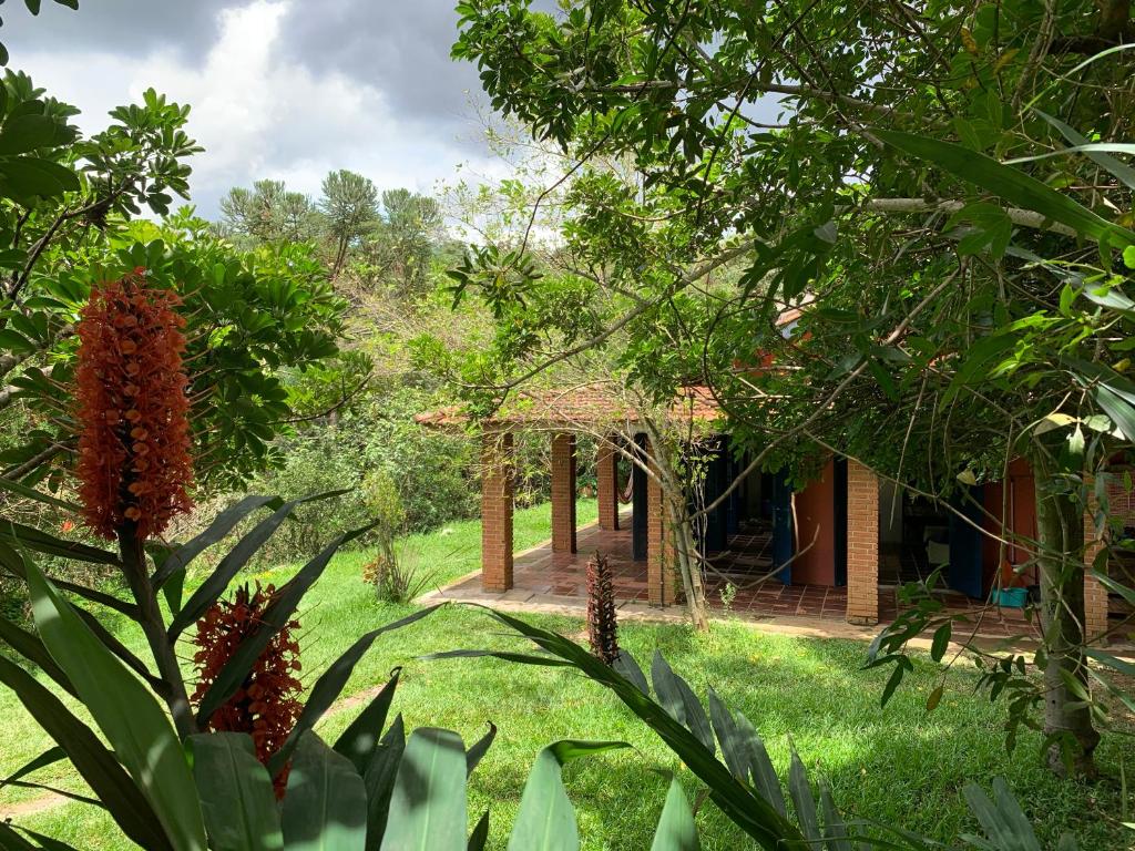  CHÁCARA CASA DO LAGO Muita natureza a 1h de SP!