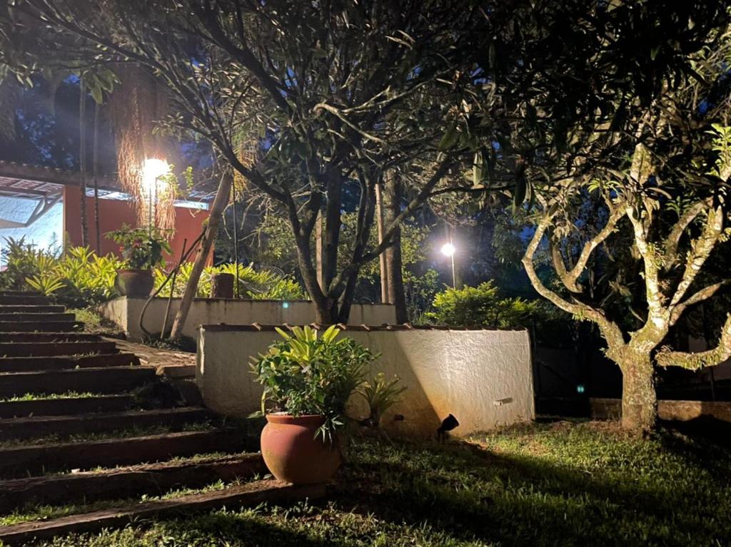  CHÁCARA CASA DO LAGO Muita natureza a 1h de SP!