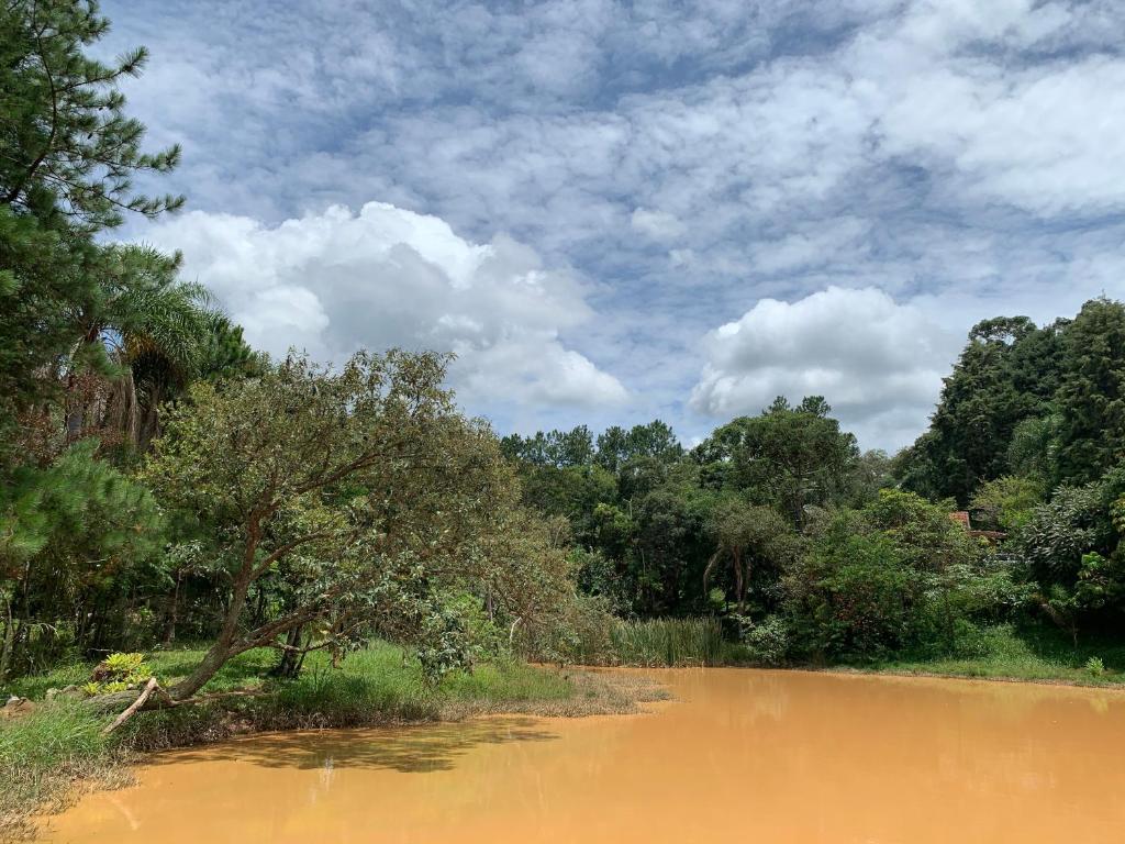  CHÁCARA CASA DO LAGO Muita natureza a 1h de SP!