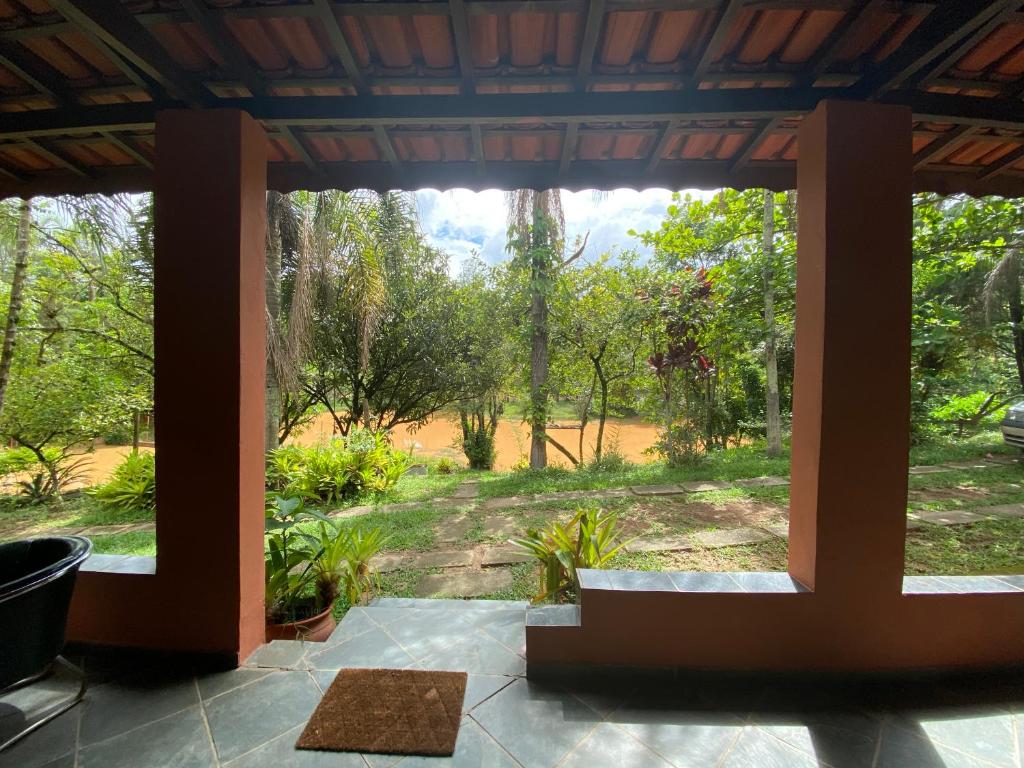  CHÁCARA CASA DO LAGO Muita natureza a 1h de SP!