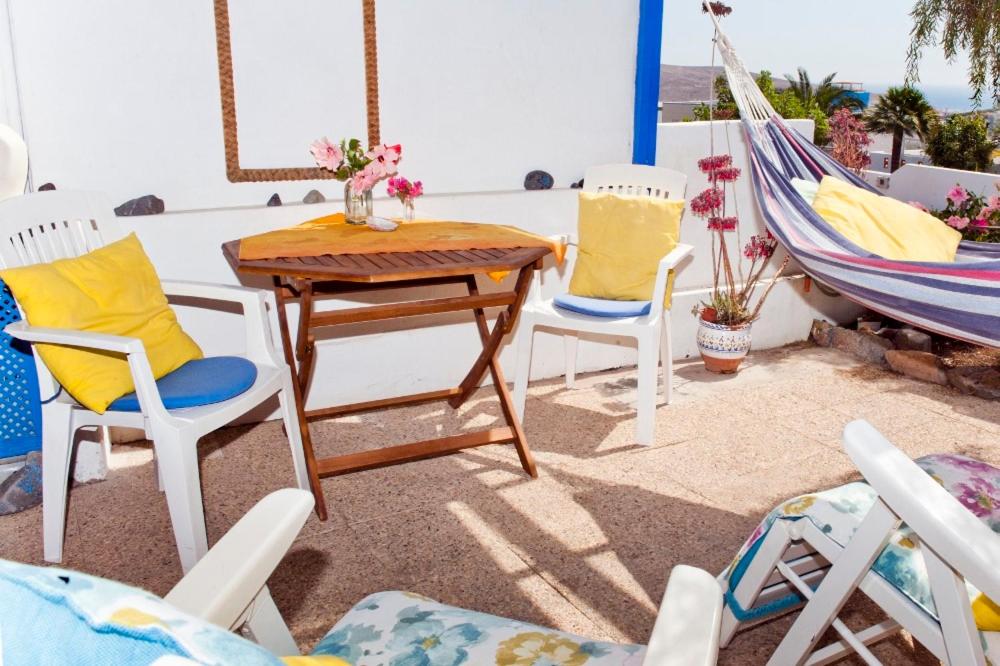 Holidays in Tarajalejo - home office with sea view - One-Bedroom House