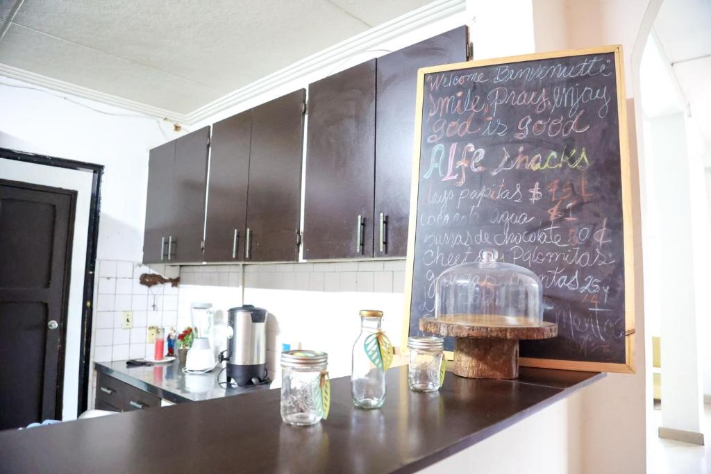 Kuchyň nebo kuchyňský kout v ubytování Hostal Villa Grande