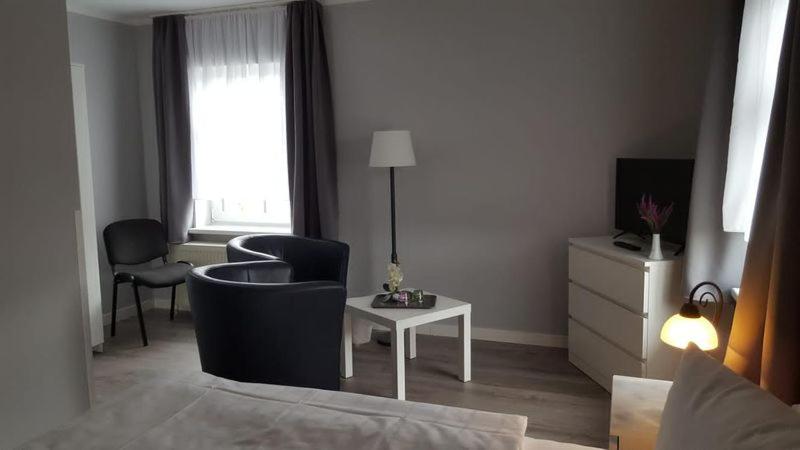 TV a/nebo společenská místnost v ubytování Hotel Villa Fröhlich