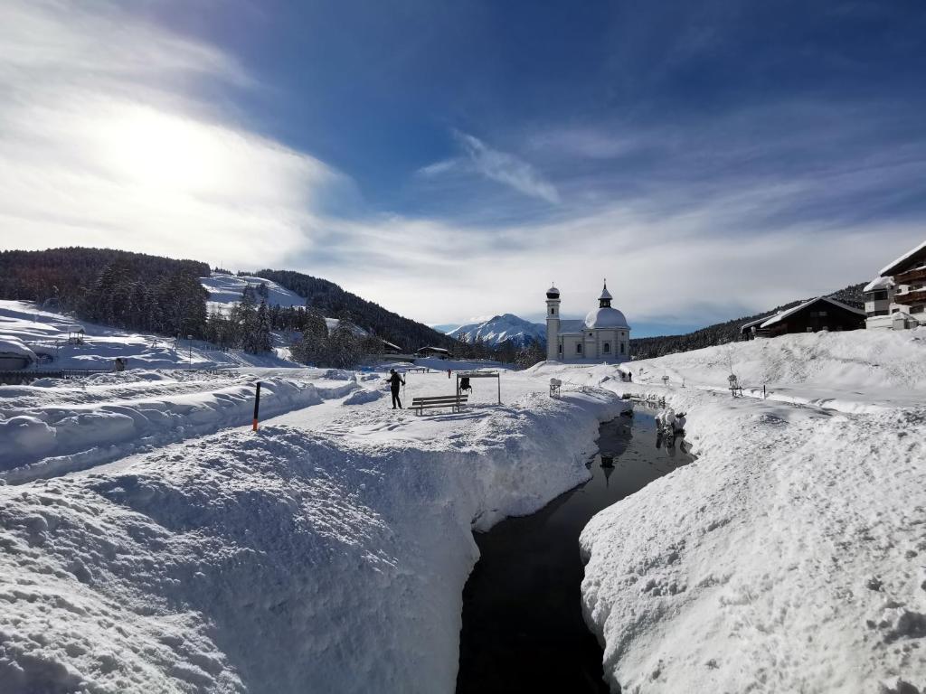 Obiekt The Seefeld Retreat - Central Family Friendly Apartments - Mountain Views zimą