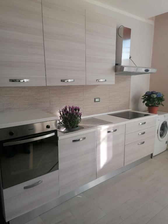 Kuchnia lub aneks kuchenny w obiekcie Residence Deamarina