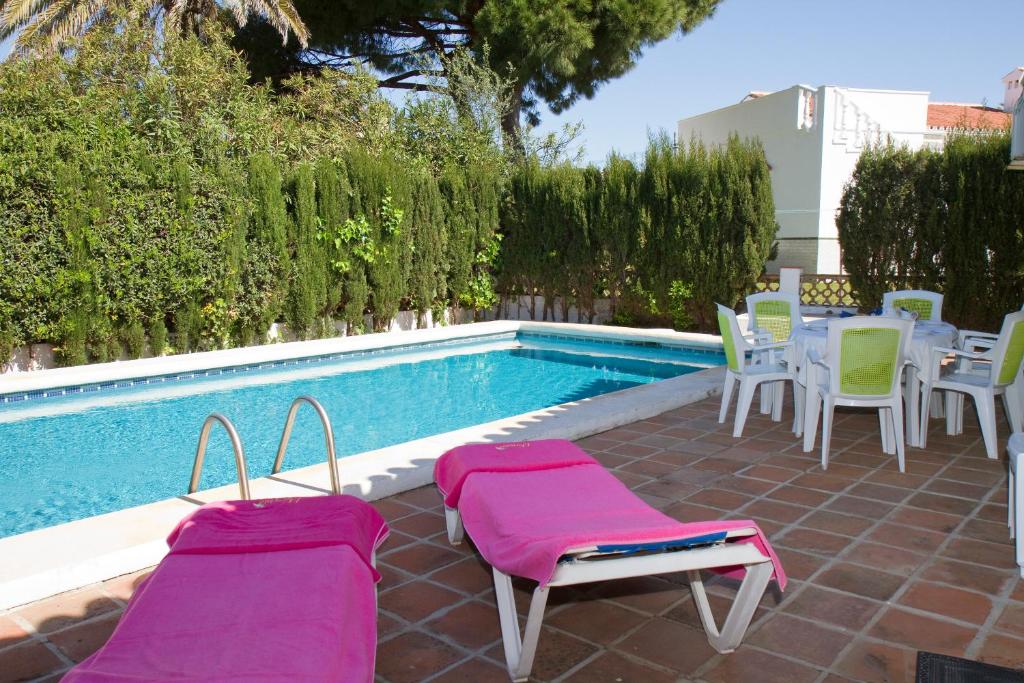 Bazén v ubytování Marbella Villas nebo v jeho okolí