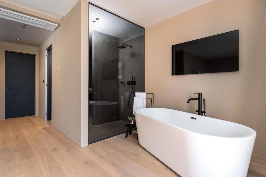 Koupelna v ubytování Luxury Villa Aruna