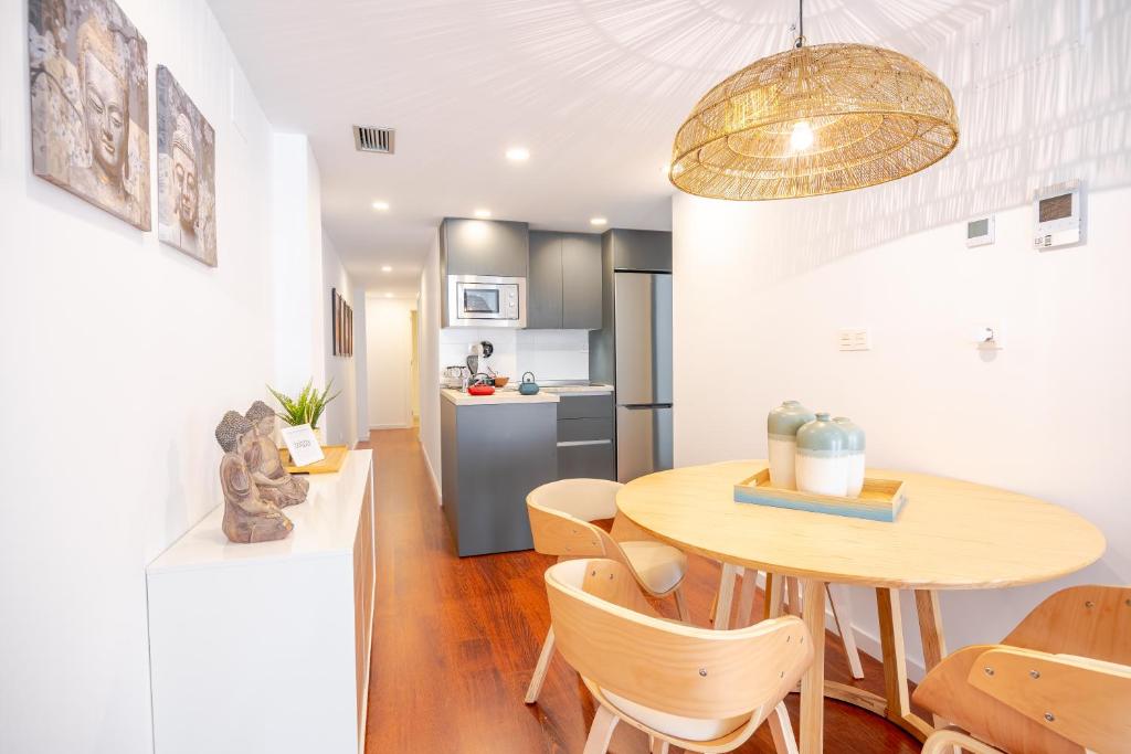 Kuchyňa alebo kuchynka v ubytovaní Expoholidays-Apartamentos Almería Centro PARKING gratis
