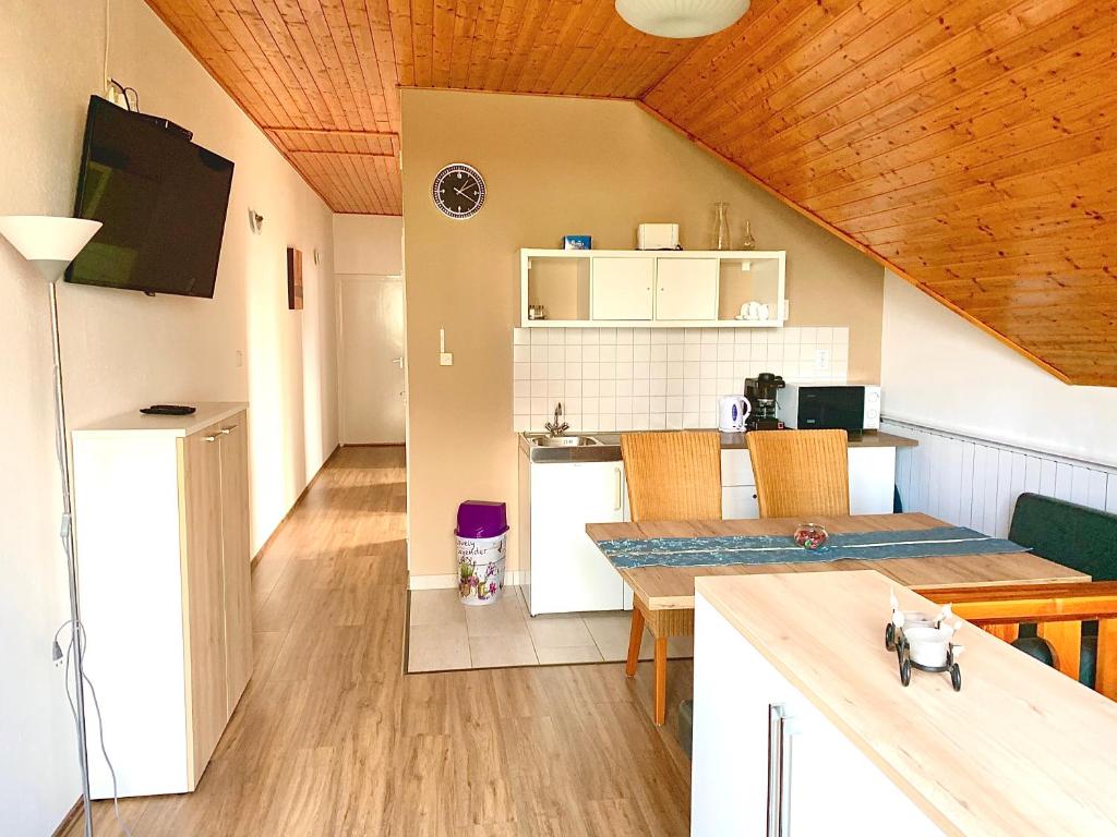 Kuchyňa alebo kuchynka v ubytovaní Balatonföldvár Centrum Apartmanok