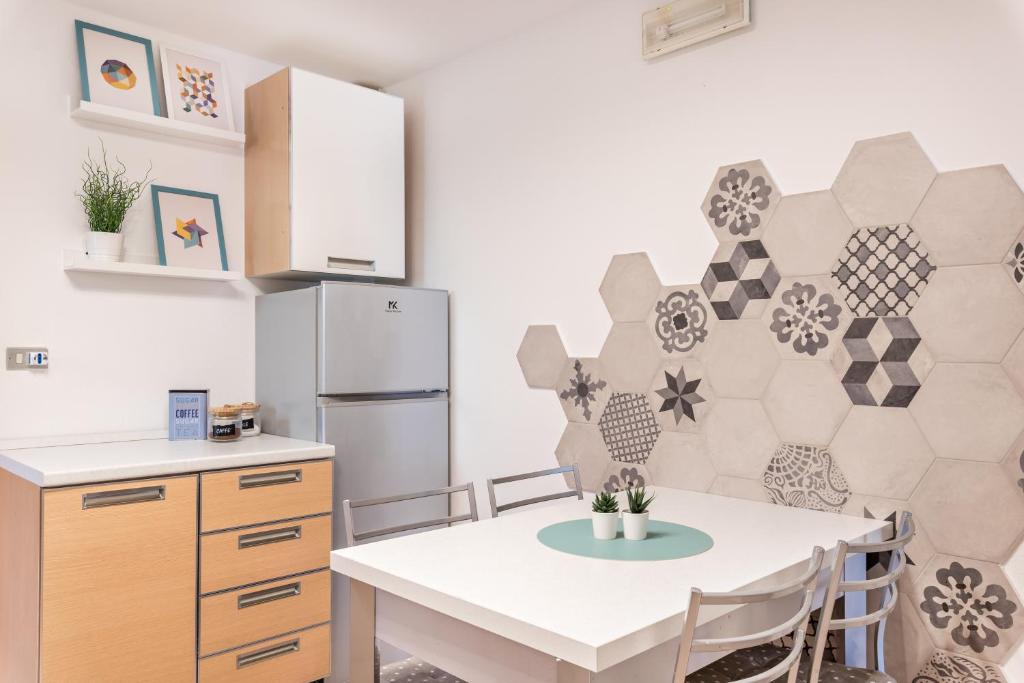 A kitchen or kitchenette at il Mare di Ada:seaside apartament in Riomaggiore