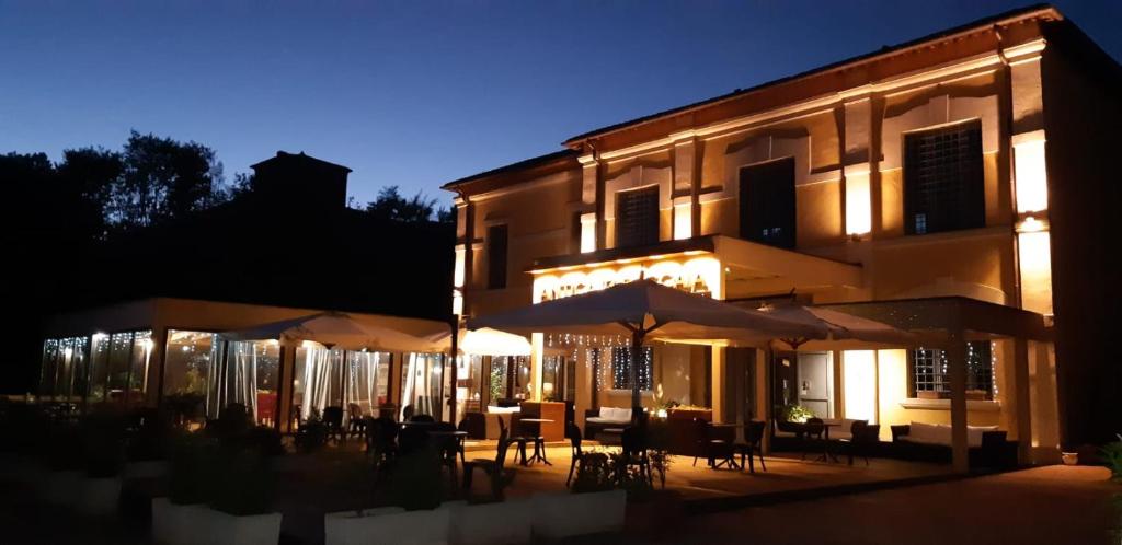 Budynek, w którym mieści się hotel