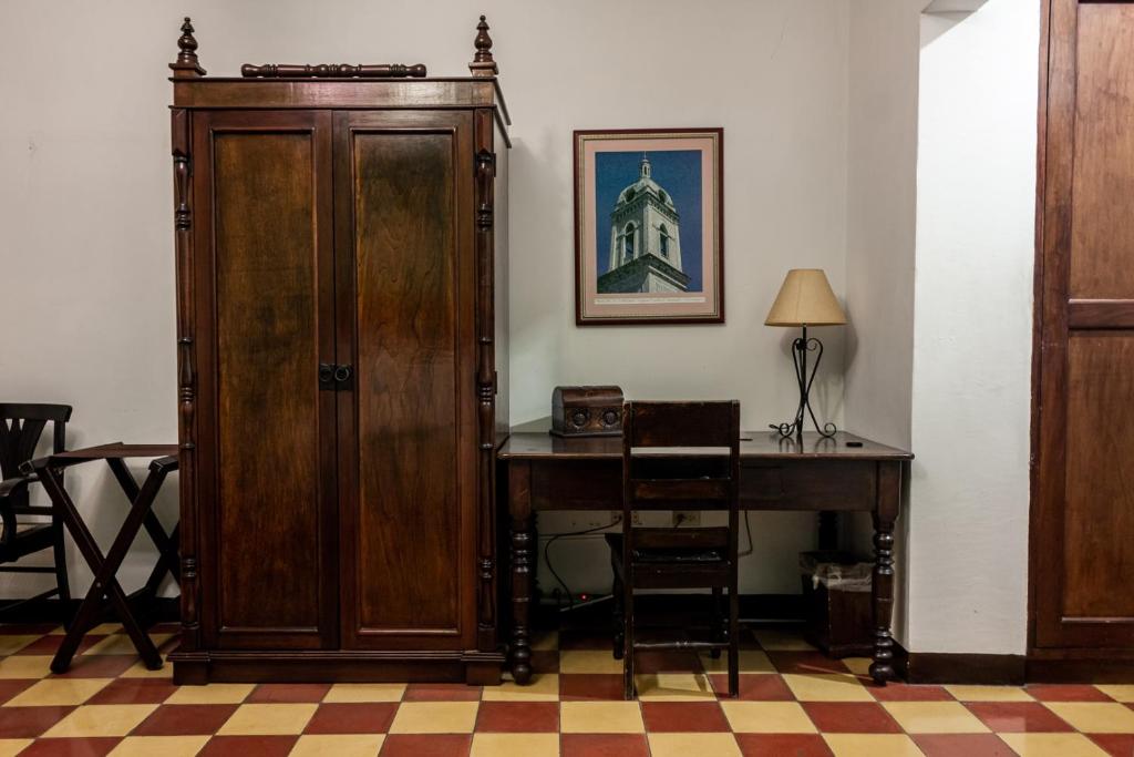 Hotel & Restaurante La Gran Francia - Chambre Reine Avec Balcon