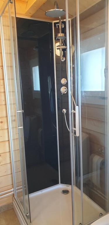 Koupelna v ubytování Hvammur 4 with private hot tub (Fagurgali)