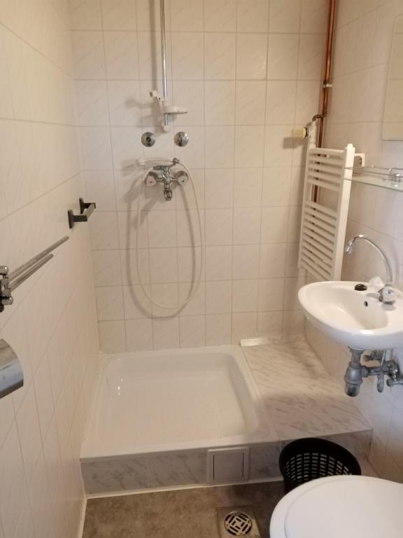 Kúpeľňa v ubytovaní Parti Sétány Vendégház