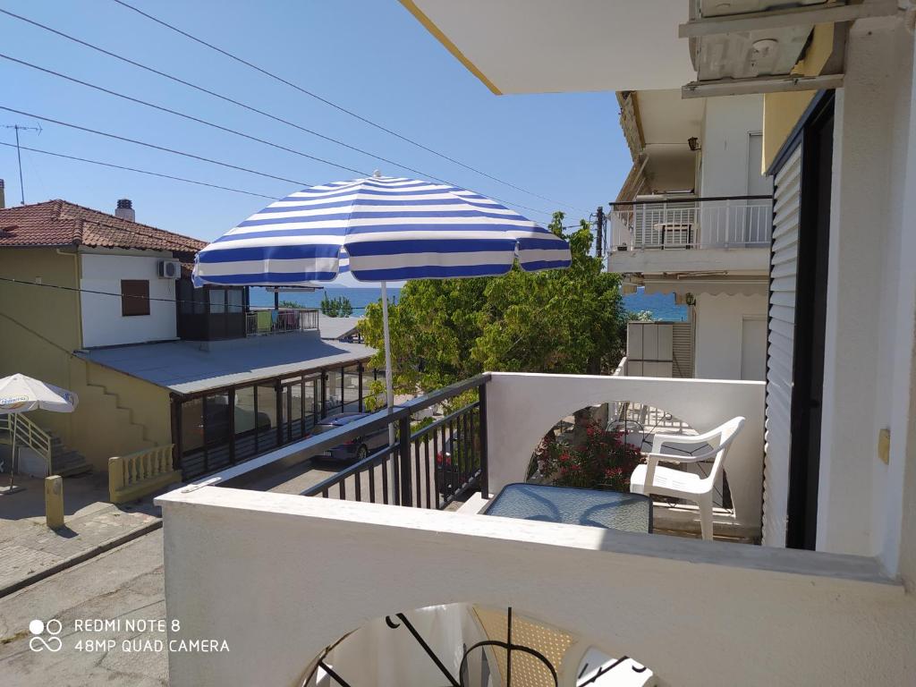 Balkón nebo terasa v ubytování Hause Zorbas