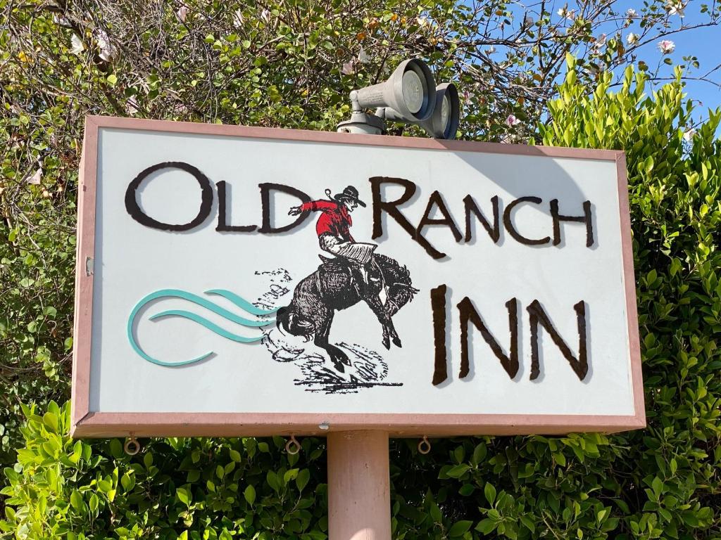 Certifikát, hodnocení, plakát nebo jiný dokument vystavený v ubytování Old Ranch Inn - Adults Only 21 & Up
