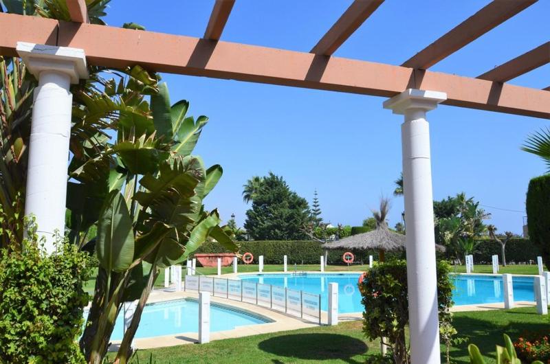 Bazén v ubytovaní Apartamento la Noria 2 Playa alebo v jeho blízkosti