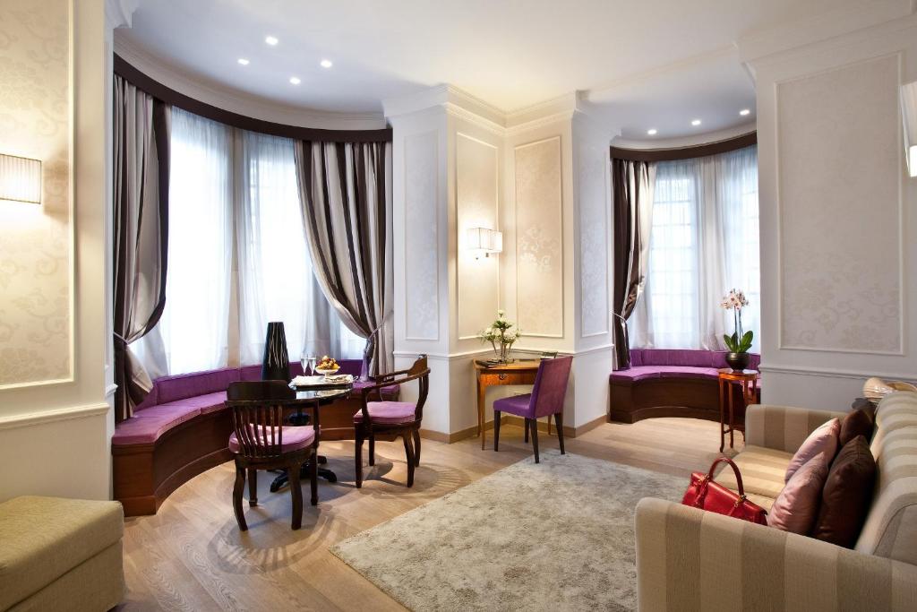 Гостиная зона в The Ashbee Hotel