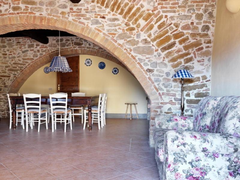 A seating area at Agriturismo Piettorri