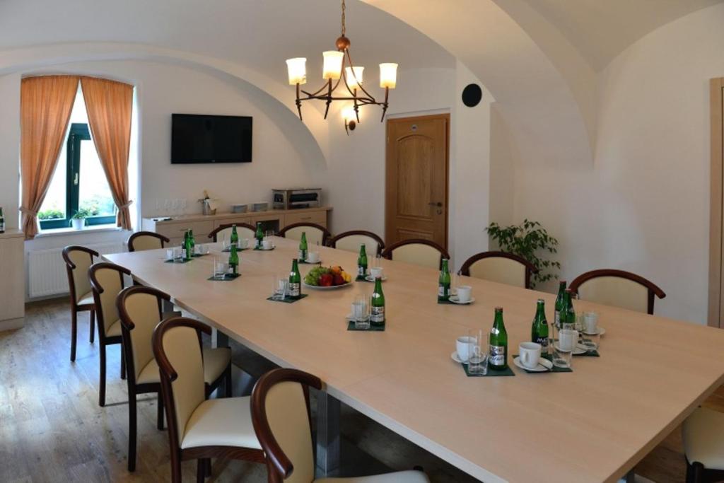 TV a/nebo společenská místnost v ubytování Resort Johanka