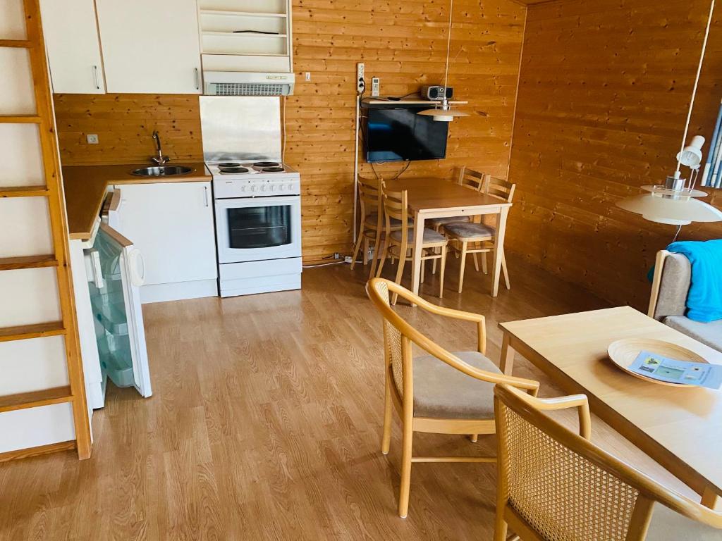 Kuchyň nebo kuchyňský kout v ubytování Hummingen camping hus 3