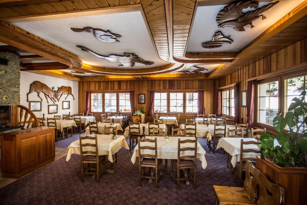 Restaurace v ubytování Hotel de Moiry Supérieur