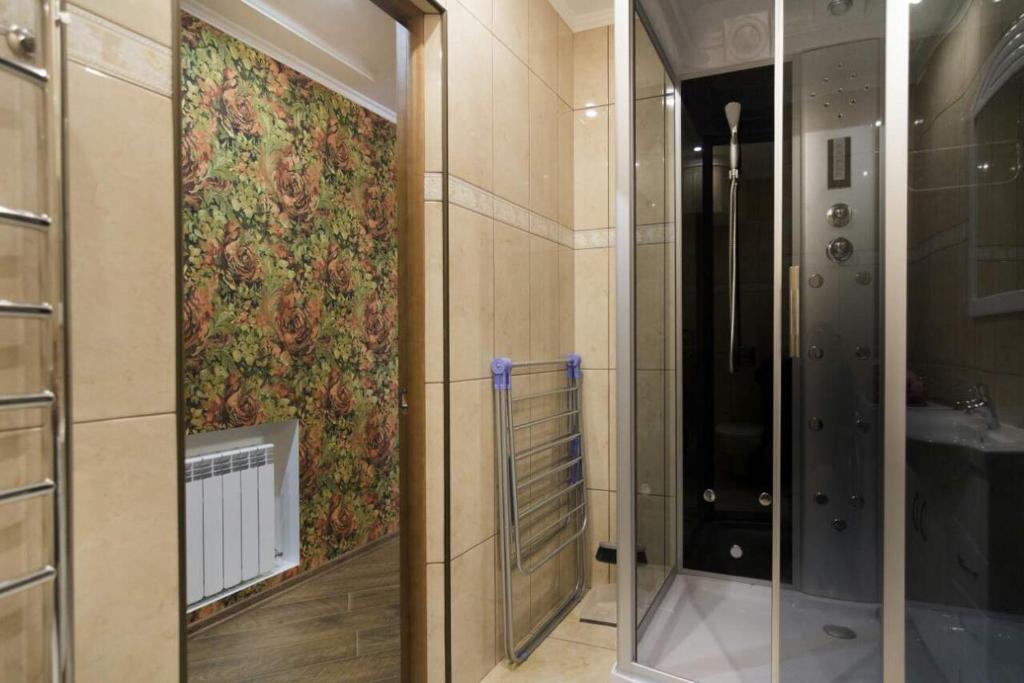 A bathroom at APARTMENT IN DERIBASOVSKAY STREET 20