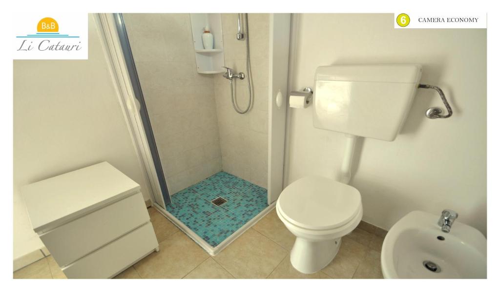 A bathroom at Li Catauri