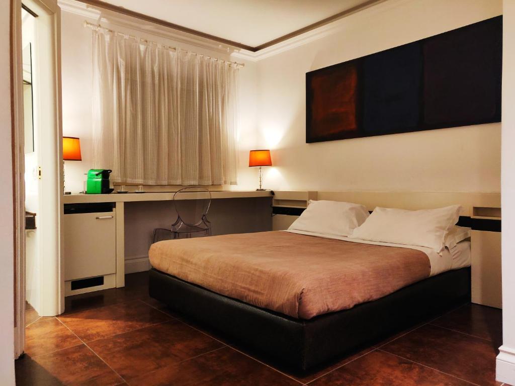 Best Season - Economy Double Room