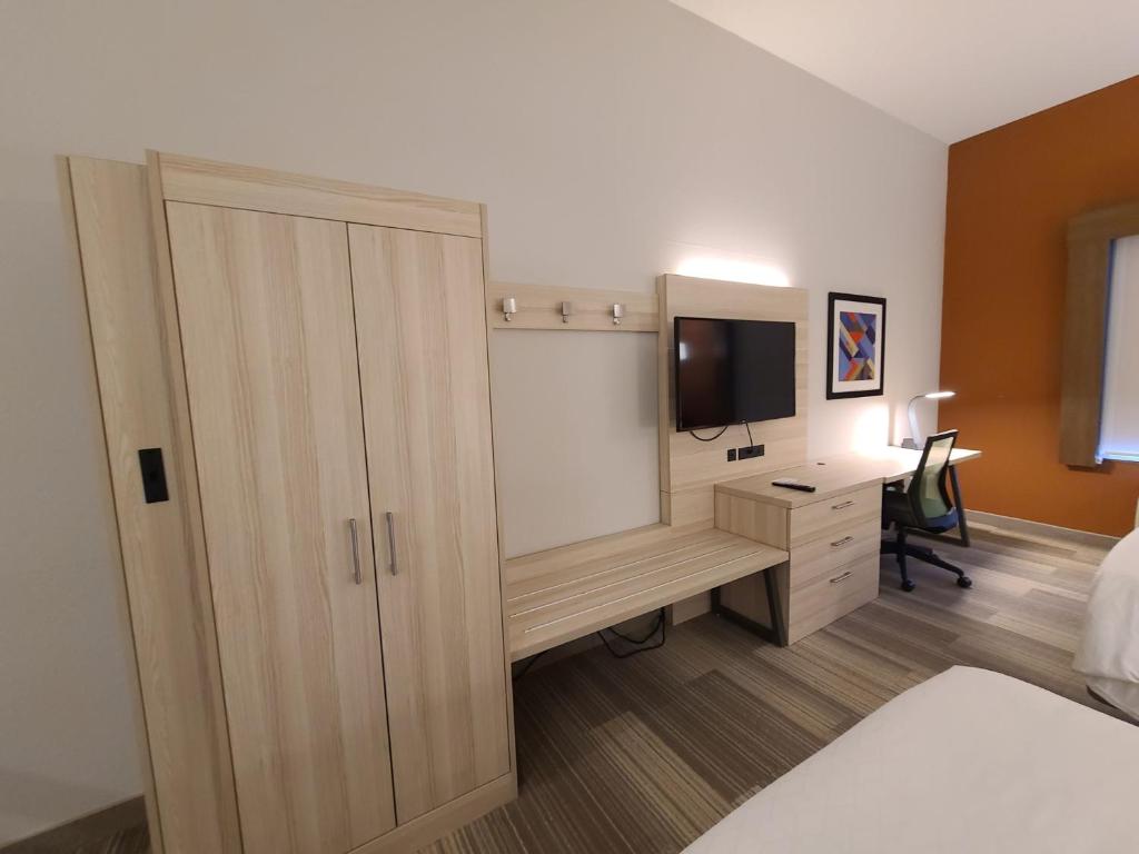 Holiday Inn Express Lordstown-Newton Falls/Warren by IHG photo