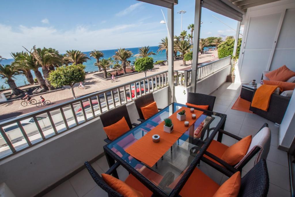 A planta de Casa Atlantico on the front line with amazing sea views