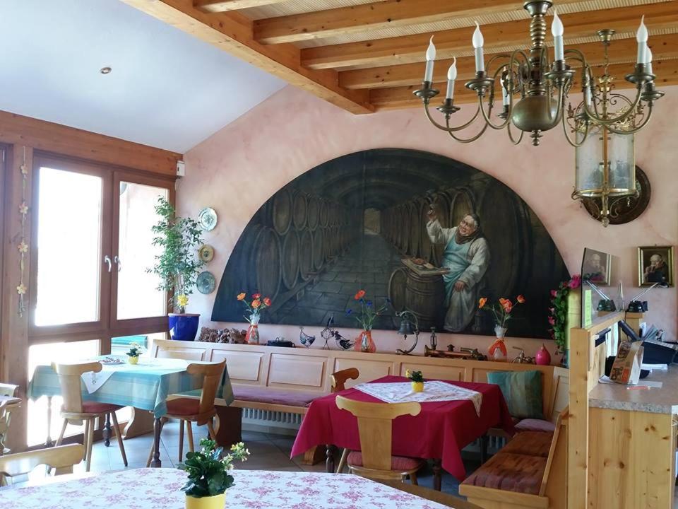 Posezení v ubytování Weinhaus Paradies