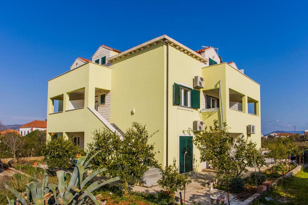 Budova, kde se apartmán nachází