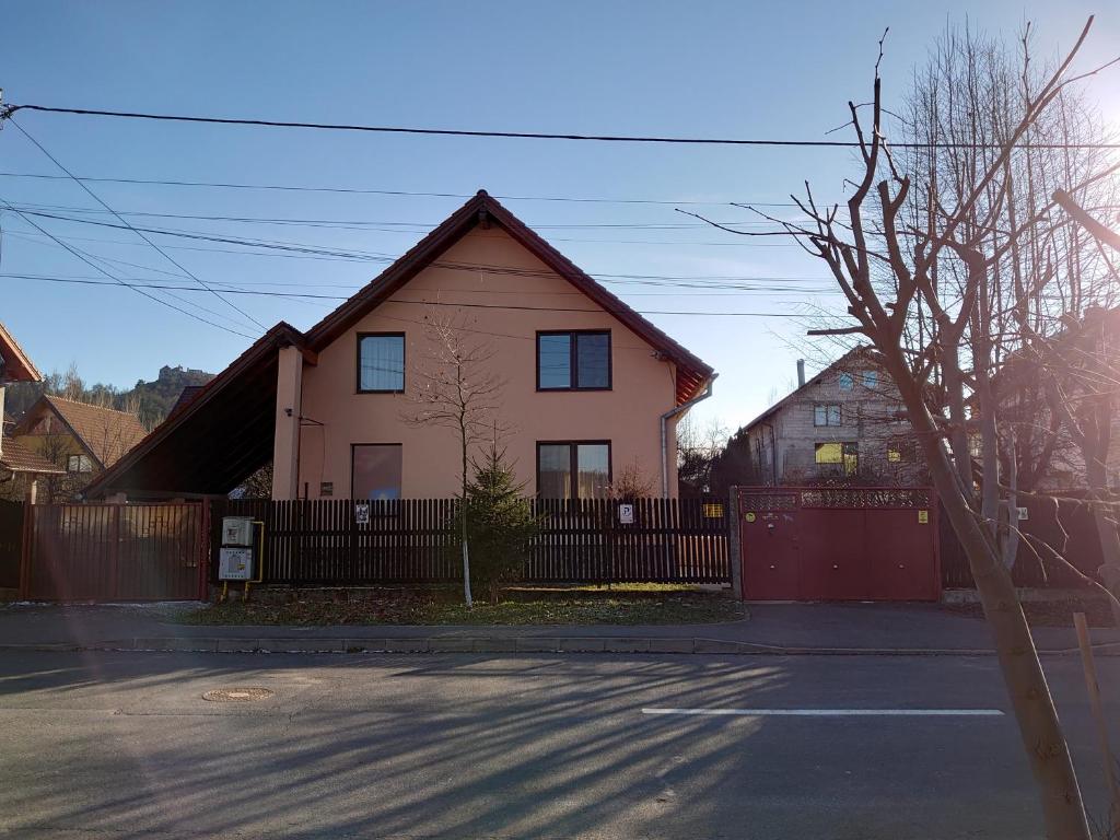 Casa Lalelelor - Casa De Três Quartos