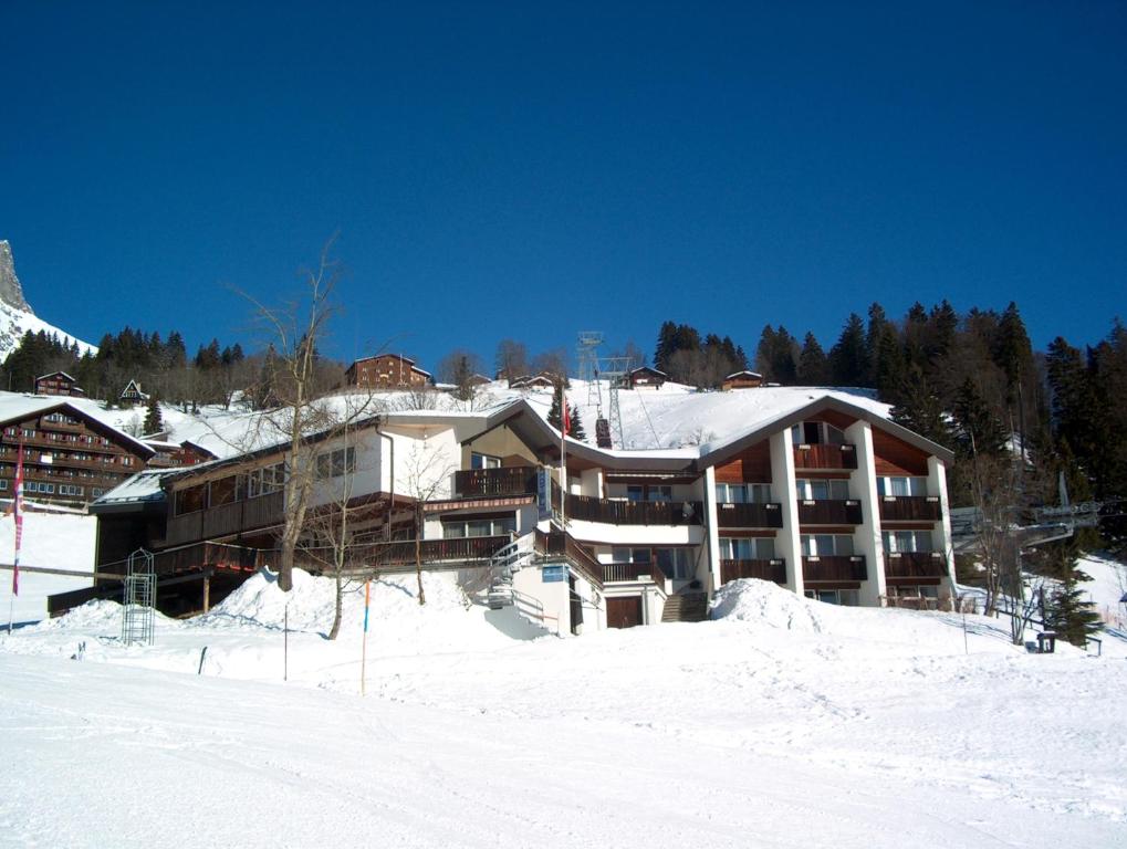 Hotel Restaurant Cristal v zimě