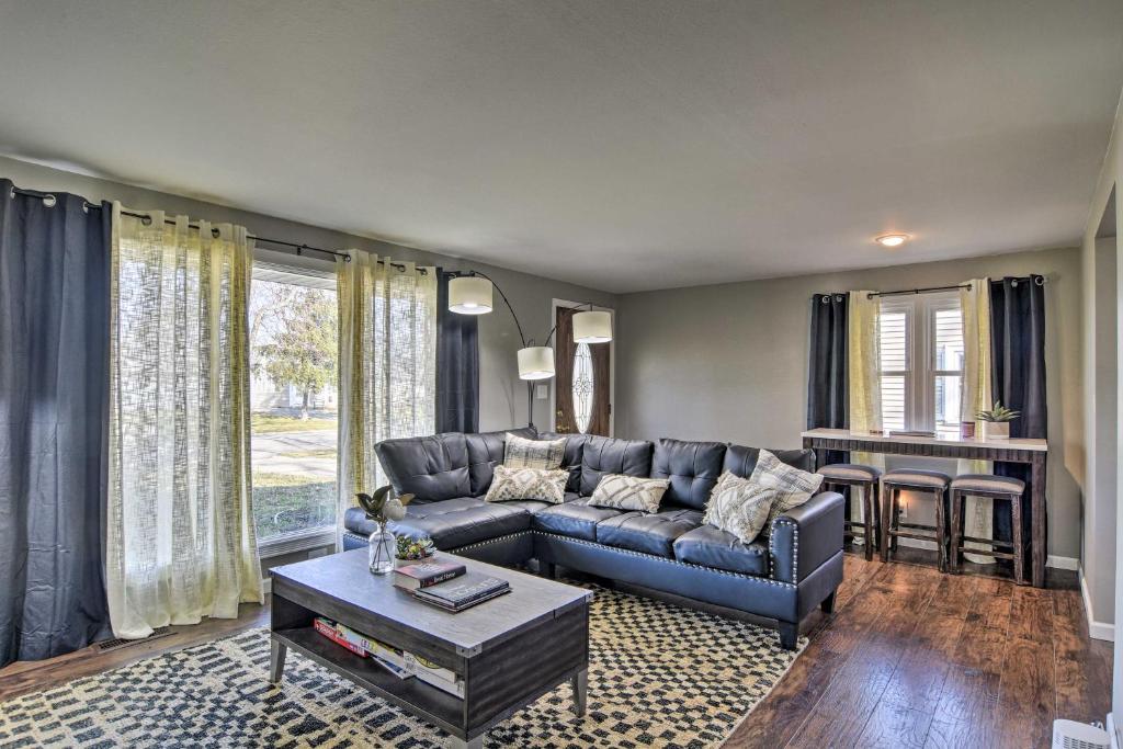 Buffalo Getaway with Charcoal Grill and Patio!, Buffalo (updated prices