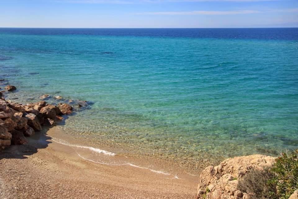 Zdjęcie z galerii obiektu Thini Sea View Apartment w mieście Skala Kallirachis