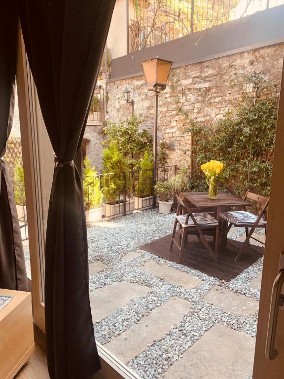 Patio nebo venkovní prostory v ubytování Il borghetto di Torno