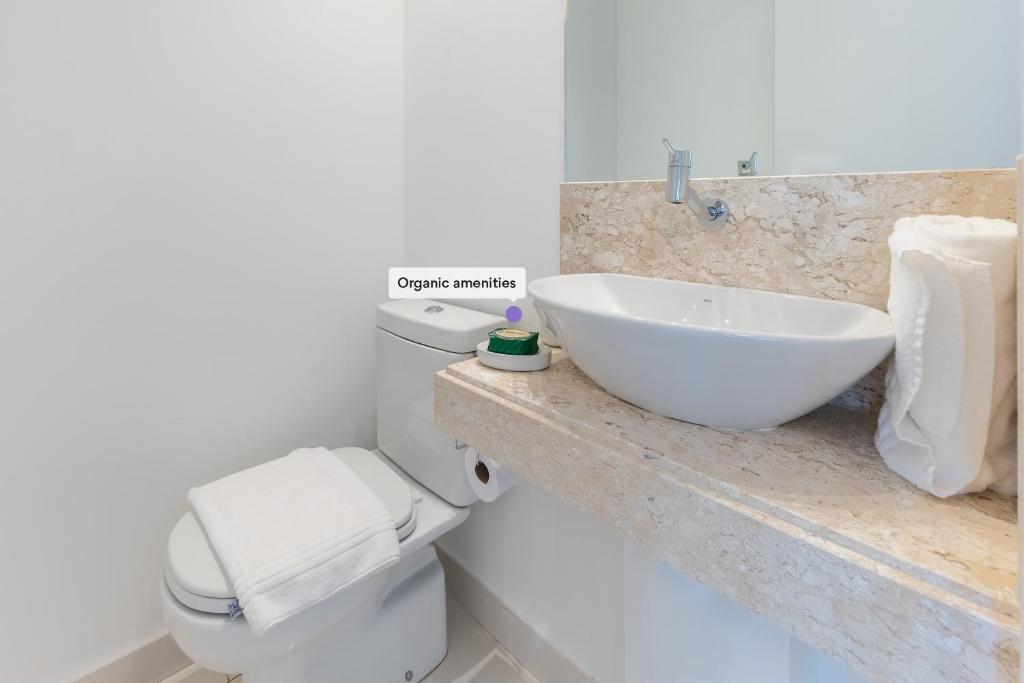  Apartamento estiloso com varanda - Vila Olímpia