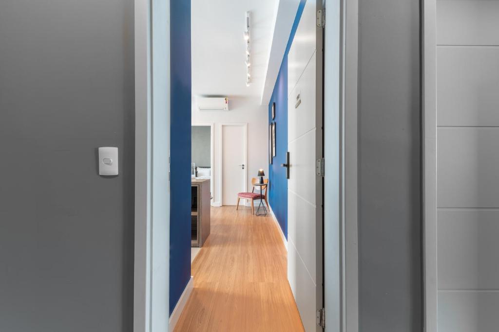 Apartamento estiloso com varanda - Vila Olímpia