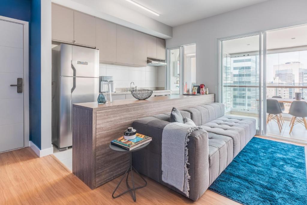  Apartamento estiloso com varanda - Vila Olímpia