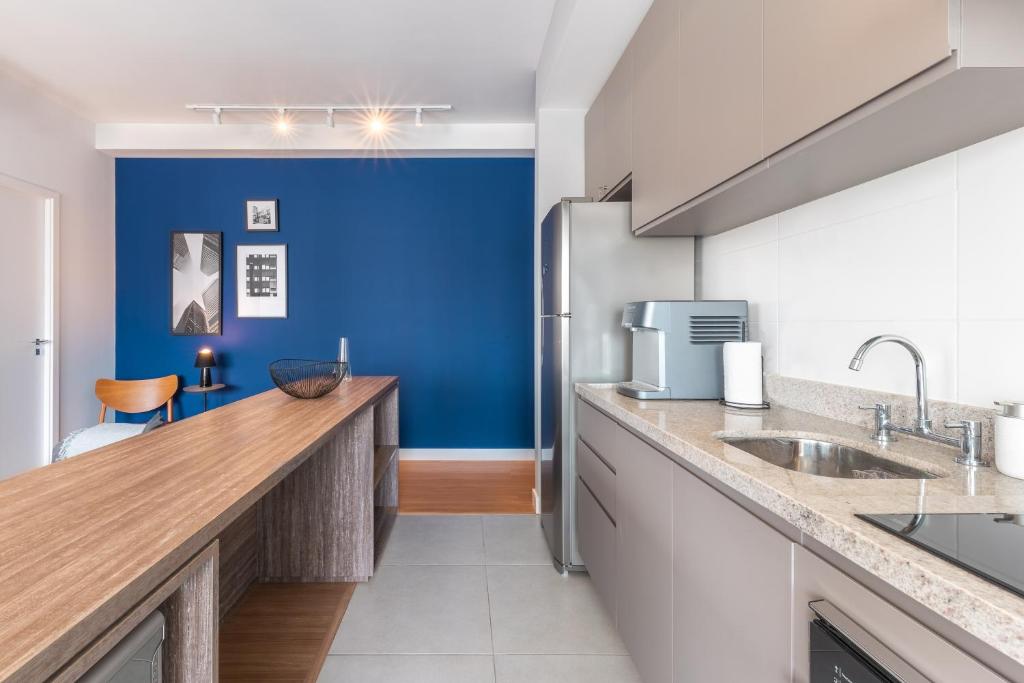  Apartamento estiloso com varanda - Vila Olímpia