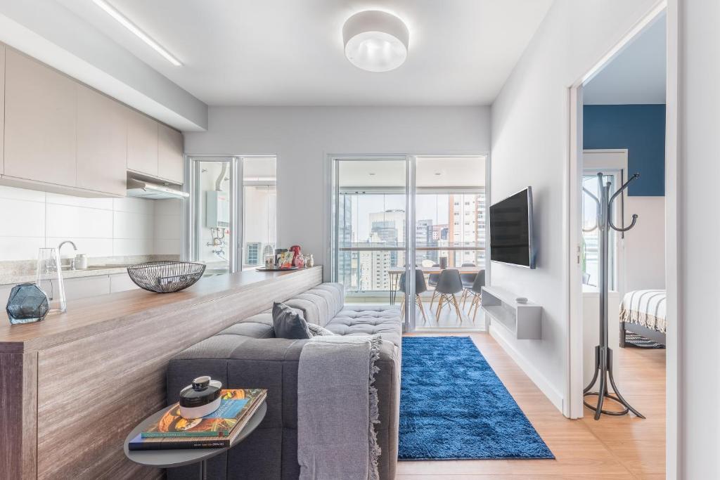 Apartamento estiloso com varanda - Vila Olímpia
