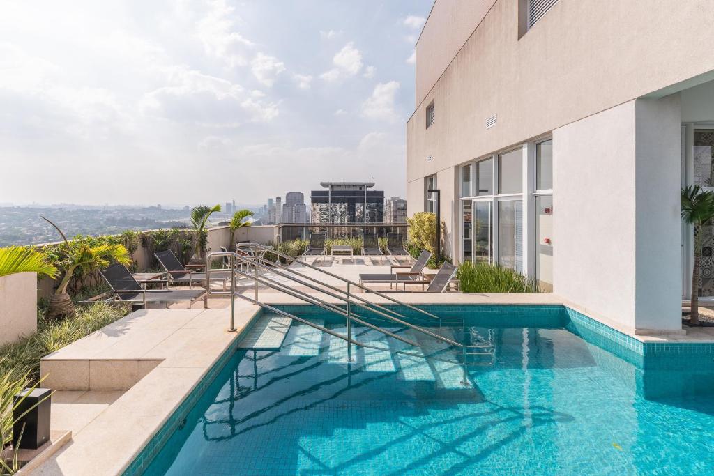  Apartamento estiloso com varanda - Vila Olímpia