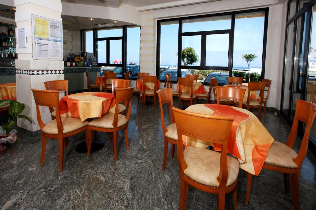 Restaurace v ubytování Hotel Baia
