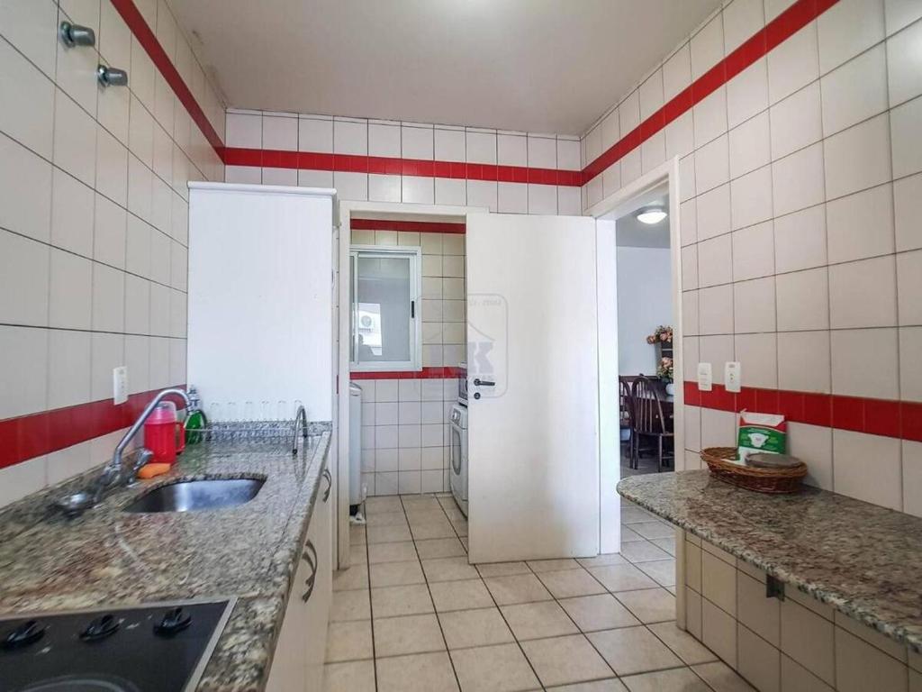  Apartamento amplo em Ingleses frente para o mar!!!